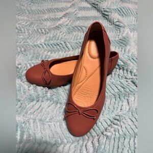 Elegant Taupe/Very Pale Pink Leather Ballet Flats 7 1/2